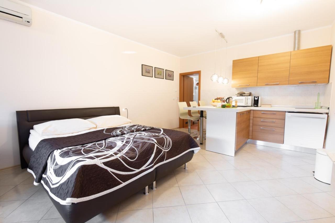 Apartments Pri Nas โคบาริด ภายนอก รูปภาพ