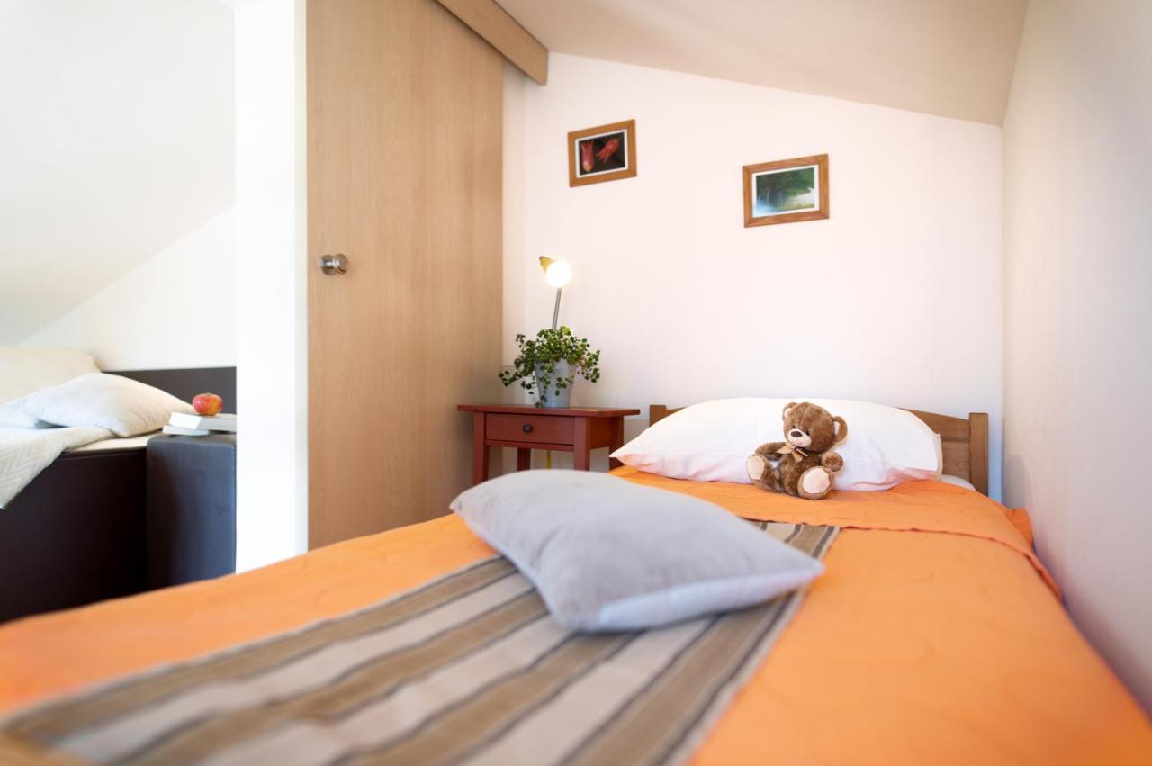 Apartments Pri Nas โคบาริด ภายนอก รูปภาพ